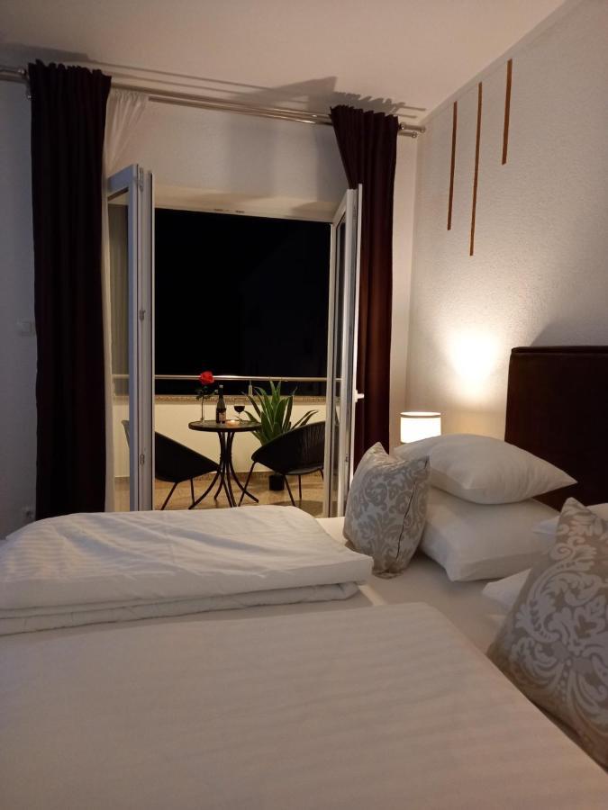 Garfild 1 Guest House 诺维·维诺多尔斯基 外观 照片