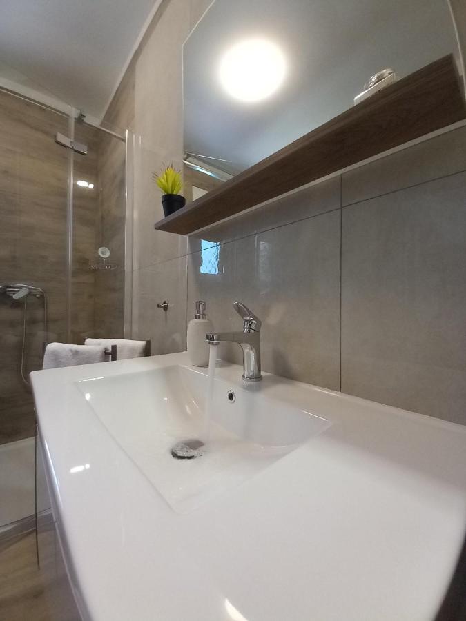 Garfild 1 Guest House 诺维·维诺多尔斯基 外观 照片